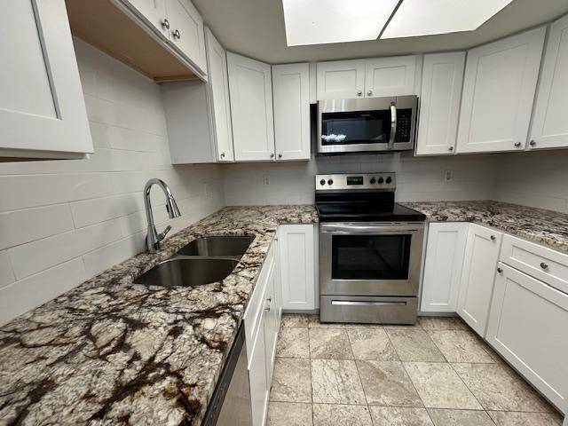 Palm Beach Gardens, FL 33410,10290 N Military TRL 3b