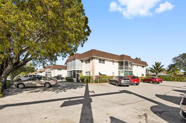 10290 N Military TRL 3b, Palm Beach Gardens, FL 33410