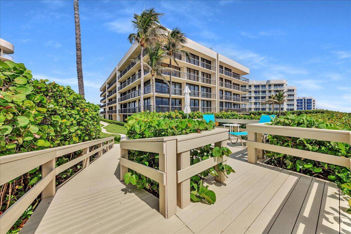 Palm Beach, FL 33480,3390 S Ocean BLVD 2010