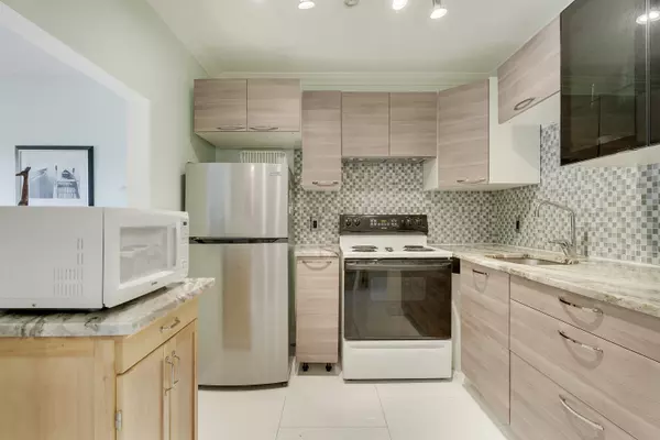 Palm Springs, FL 33461,3000 Springdale BLVD V111