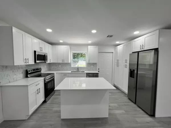 2801 Ave Q, Fort Pierce, FL 34947