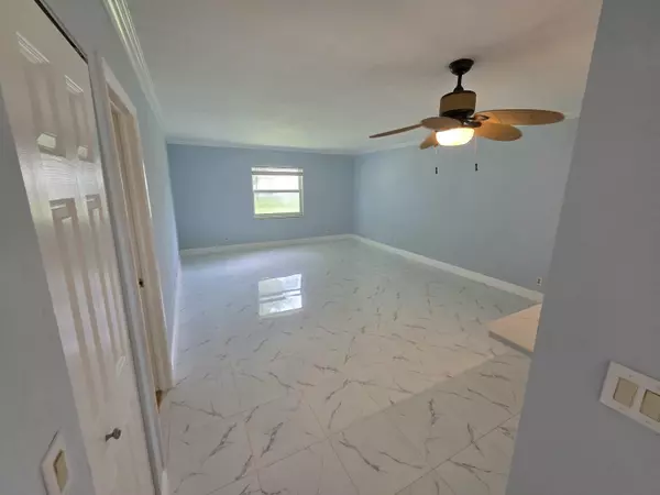 Jupiter, FL 33477,717 S Us Highway 1 412