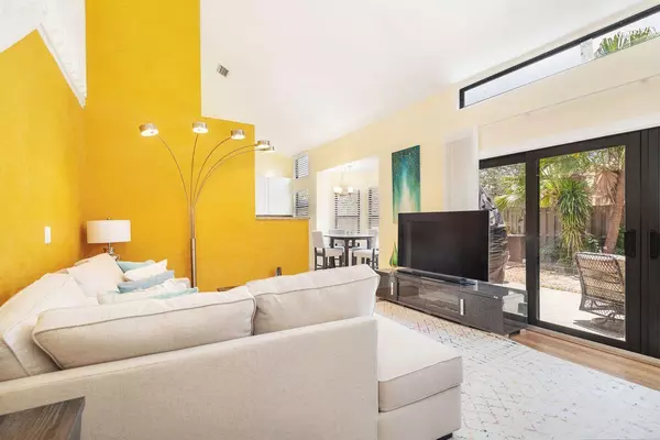 Palm Beach Gardens, FL 33418,5060 Sesame ST