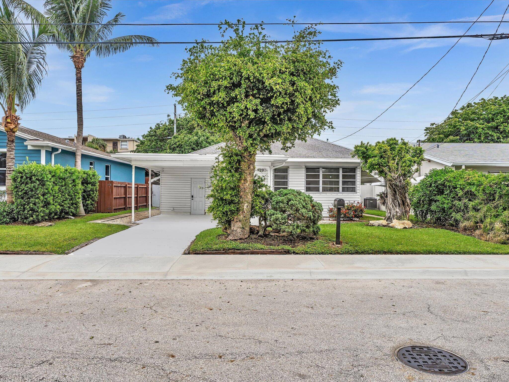 99 S 18th AVE, Lake Worth Beach, FL 33460