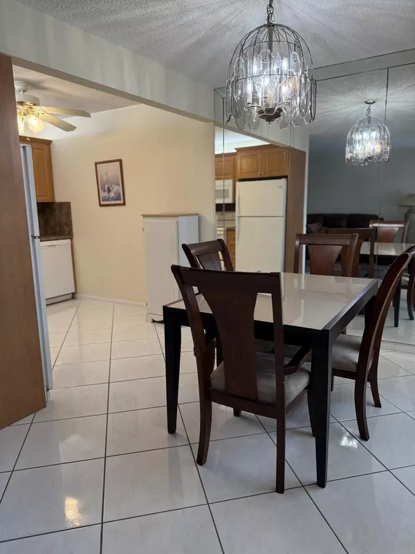 Boca Raton, FL 33434,3018 Wolverton A