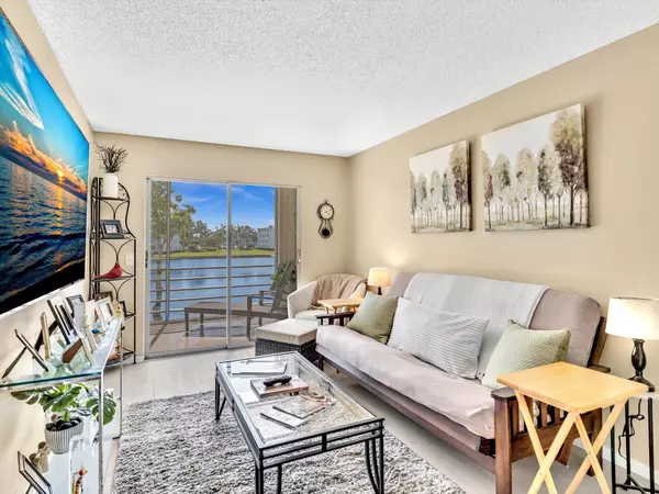 Boca Raton, FL 33434,2083 Guildford E