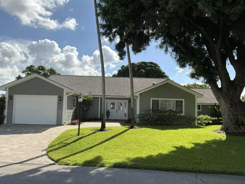 18 Holly DR, Boynton Beach, FL 33436