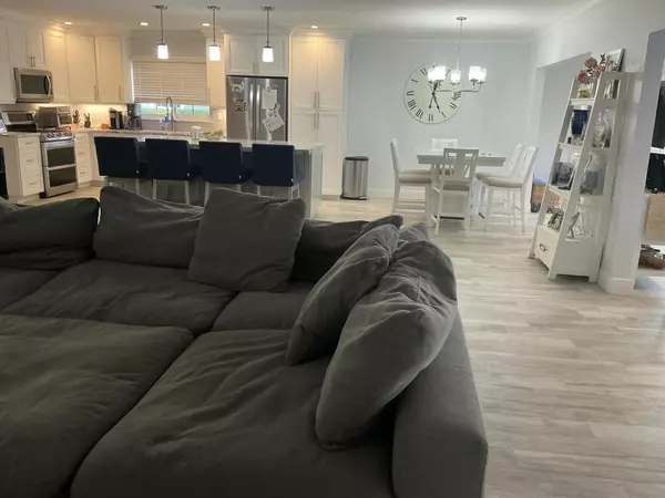 Boynton Beach, FL 33436,18 Holly DR
