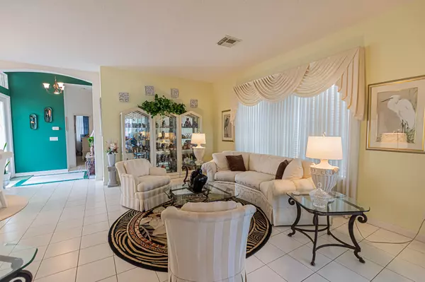 Port Saint Lucie, FL 34986,618 SW Lake Charles CIR