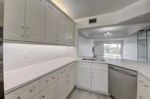 Boca Raton, FL 33428,23305 N Barwood LN 406