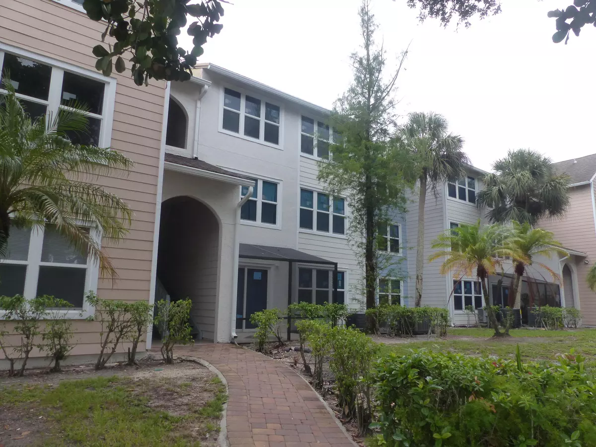 Boynton Beach, FL 33426,2305 N Congress 16 AVE 16