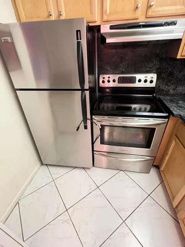 West Palm Beach, FL 33417,119 Camden F