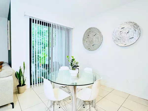 Riviera Beach, FL 33410,1006 Sweet Briar LN