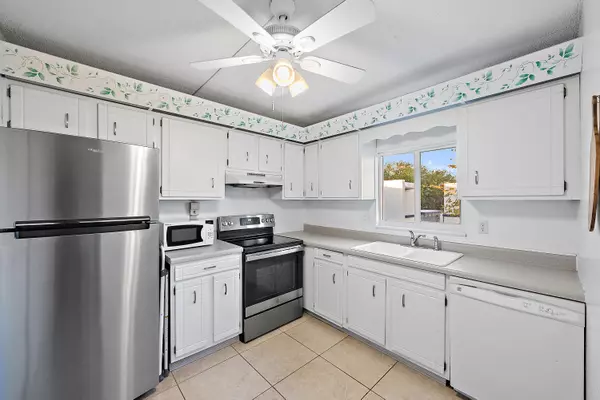 Jensen Beach, FL 34957,1561 NE 12th TER C14