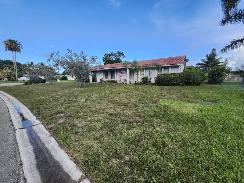 9900 NW 39th CT, Coral Springs, FL 33065