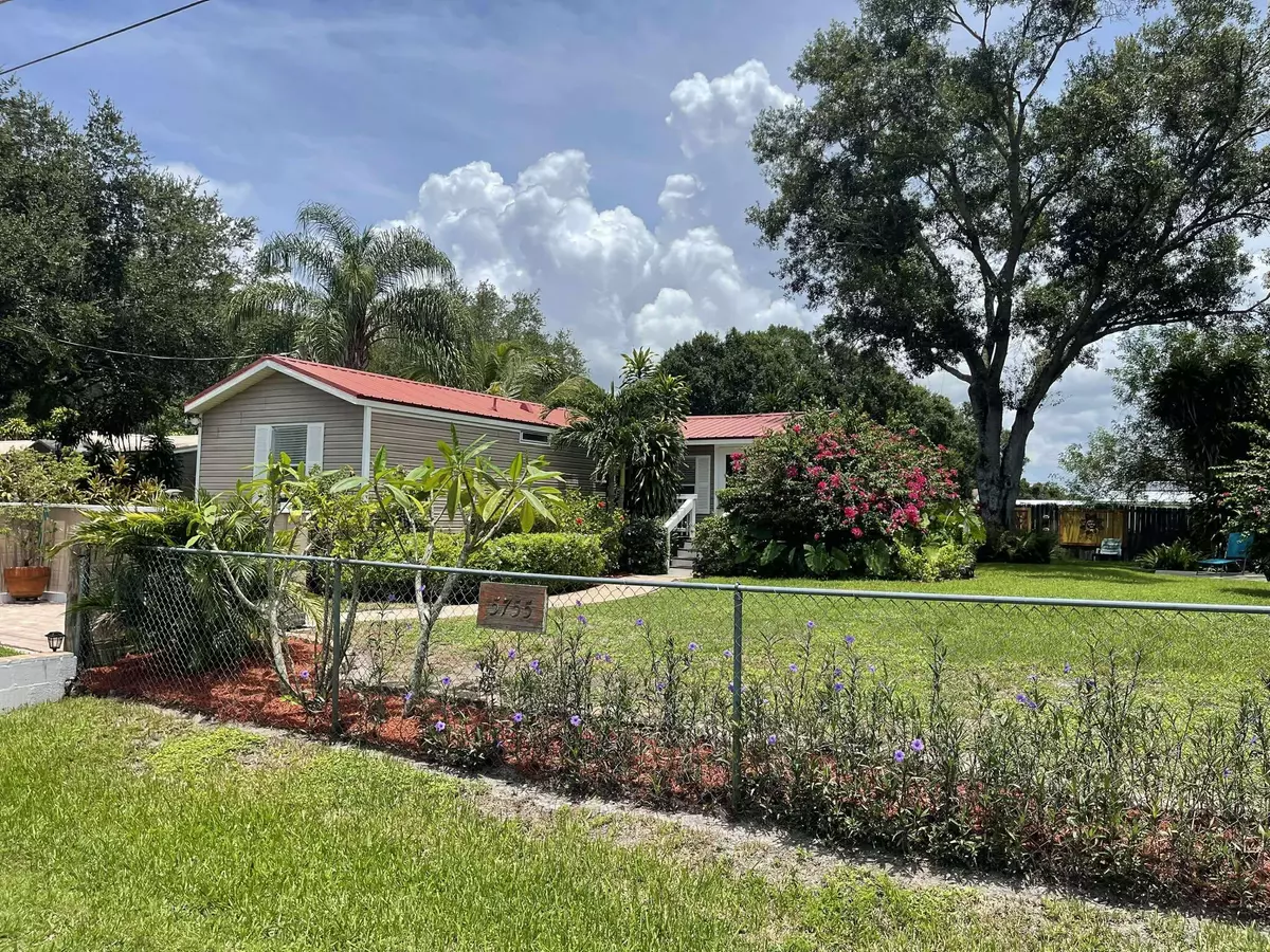 Okeechobee, FL 34974,5755 NE 3rd LN