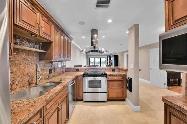 South Palm Beach, FL 33480,3605 S Ocean BLVD 534