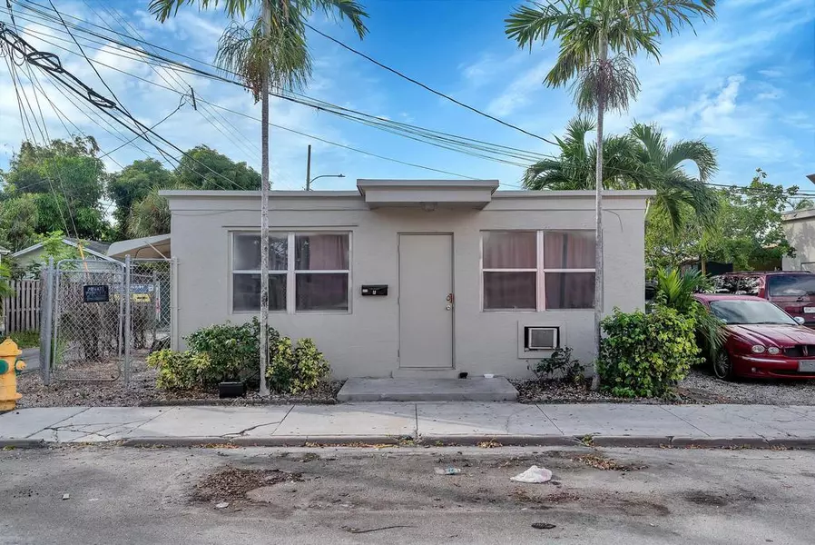 813 N 9th AVE 1, Lake Worth Beach, FL 33460
