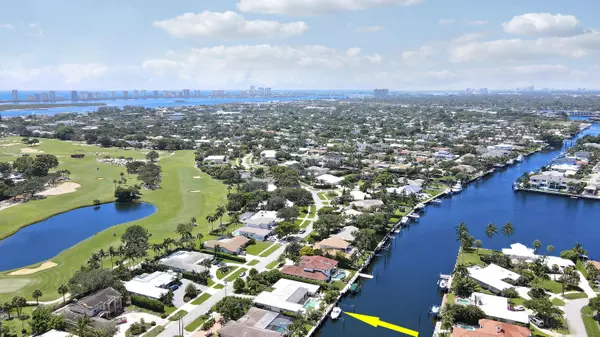 North Palm Beach, FL 33408,879 Country Club DR