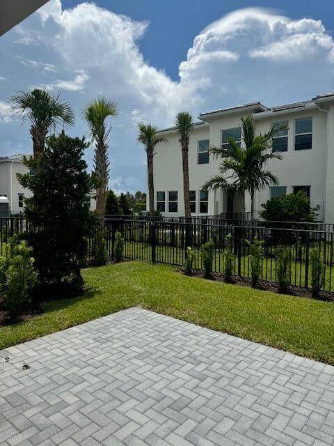 Westlake, FL 33470,16464 Helix CT