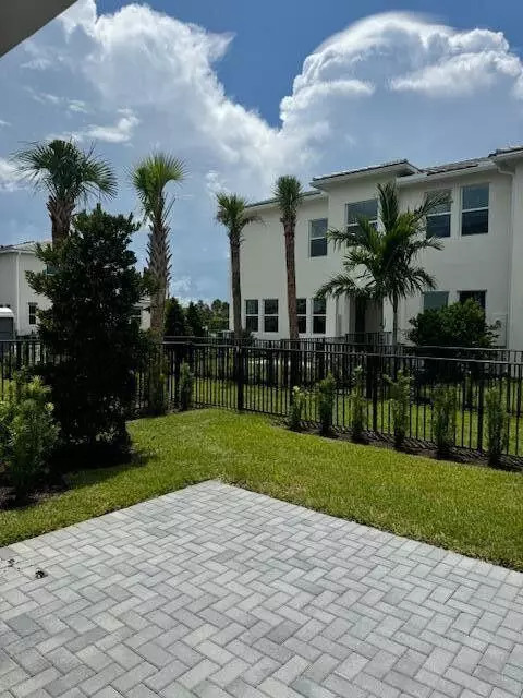Westlake, FL 33470,16464 Helix CT