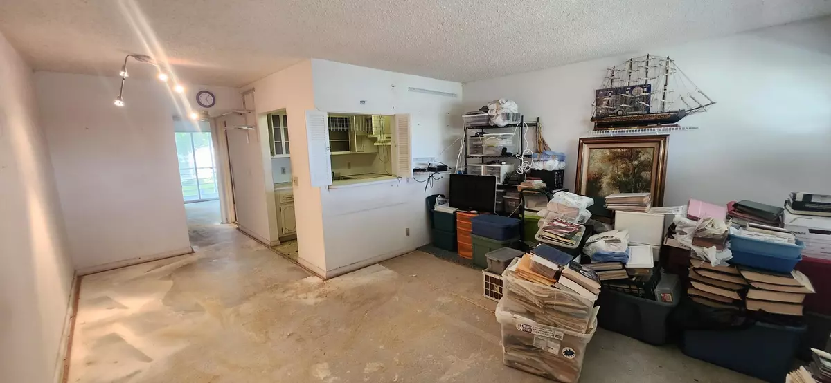 Deerfield Beach, FL 33442,350 Farnham Q