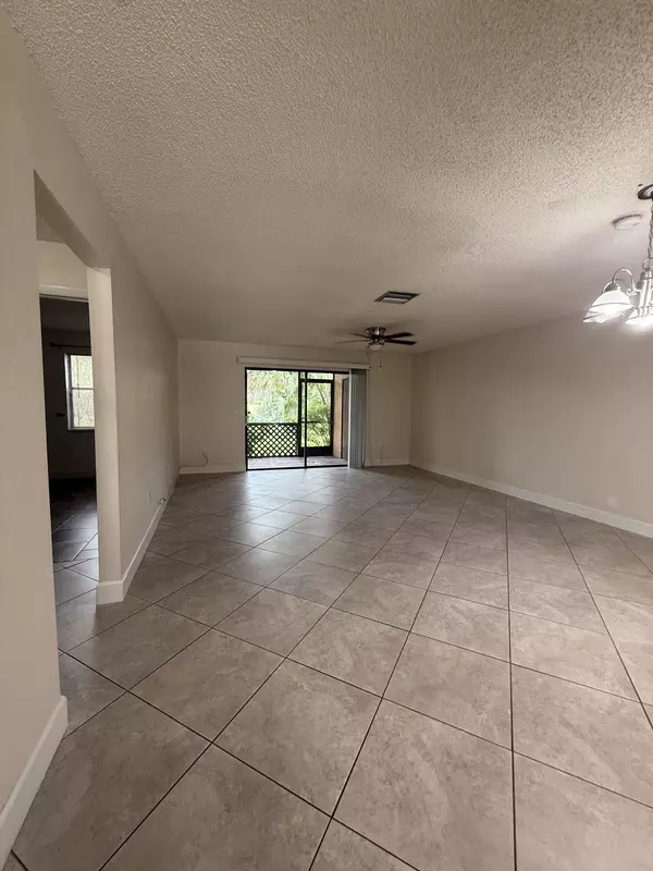 Royal Palm Beach, FL 33411,1303 E Lakeview DR