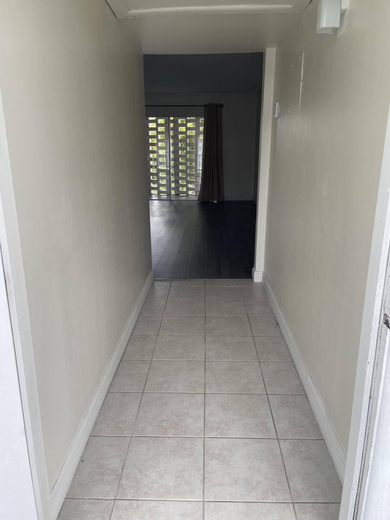 Lake Park, FL 33403,1500 W Crescent CIR A27