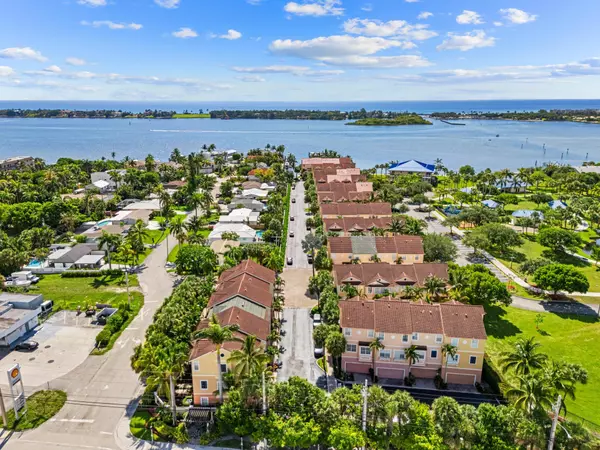 105 Harbors WAY, Boynton Beach, FL 33435