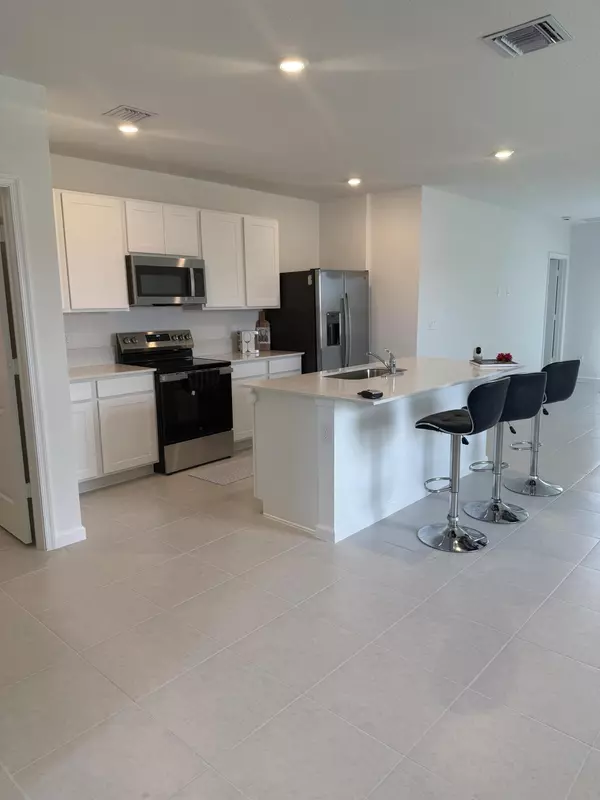 Fort Pierce, FL 34947,731 Carlyle WAY