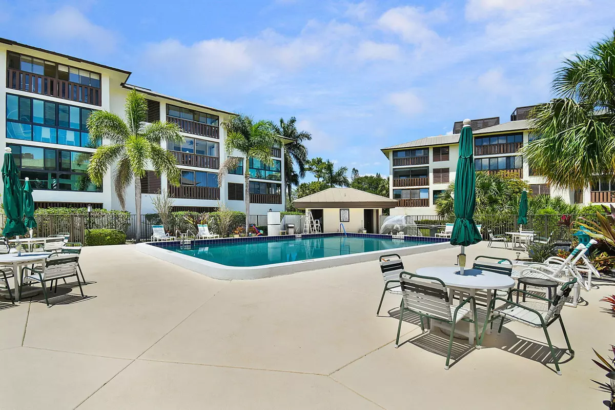 Stuart, FL 34996,162 SE Saint Lucie BLVD B201