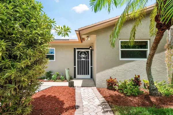 Lantana, FL 33462,6679 Rigger RD