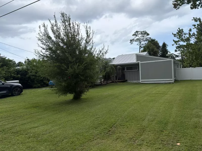 6006 Balsam DR, Fort Pierce, FL 34982