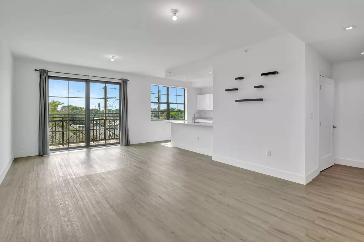 Davie, FL 33314,4100 SW 64th AVE 315