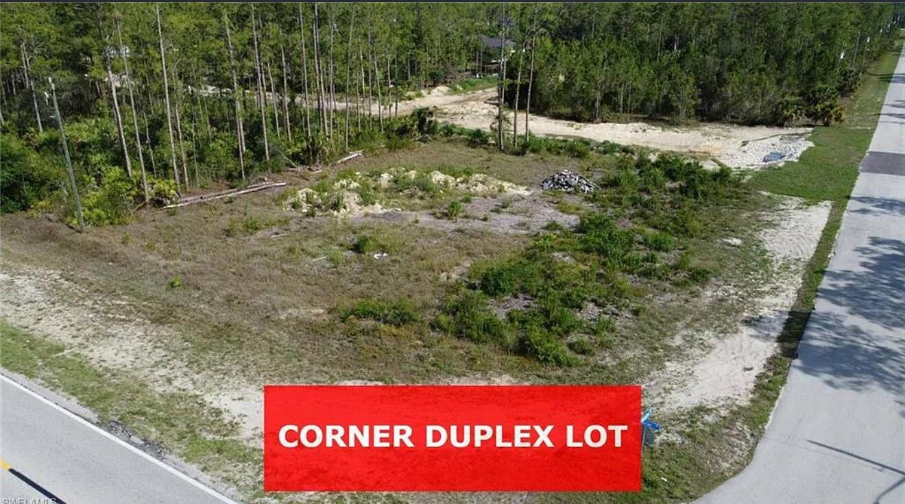 345/347 Greenbriar BLVD, Lehigh Acres, FL 33972