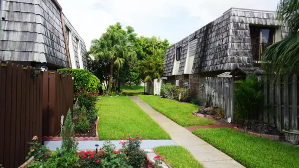 1555 Fores Forest Lake A, West Palm Beach, FL 33406