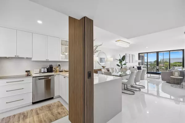 Boca Raton, FL 33432,13 Royal Palm WAY 5020