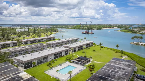 Jupiter, FL 33477,755 Saturn ST F203