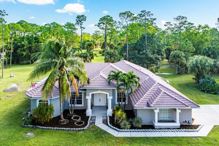 2796 Fawn DR, Loxahatchee, FL 33470