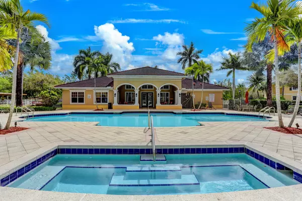 6510 Emerald Dunes DR 302, West Palm Beach, FL 33411