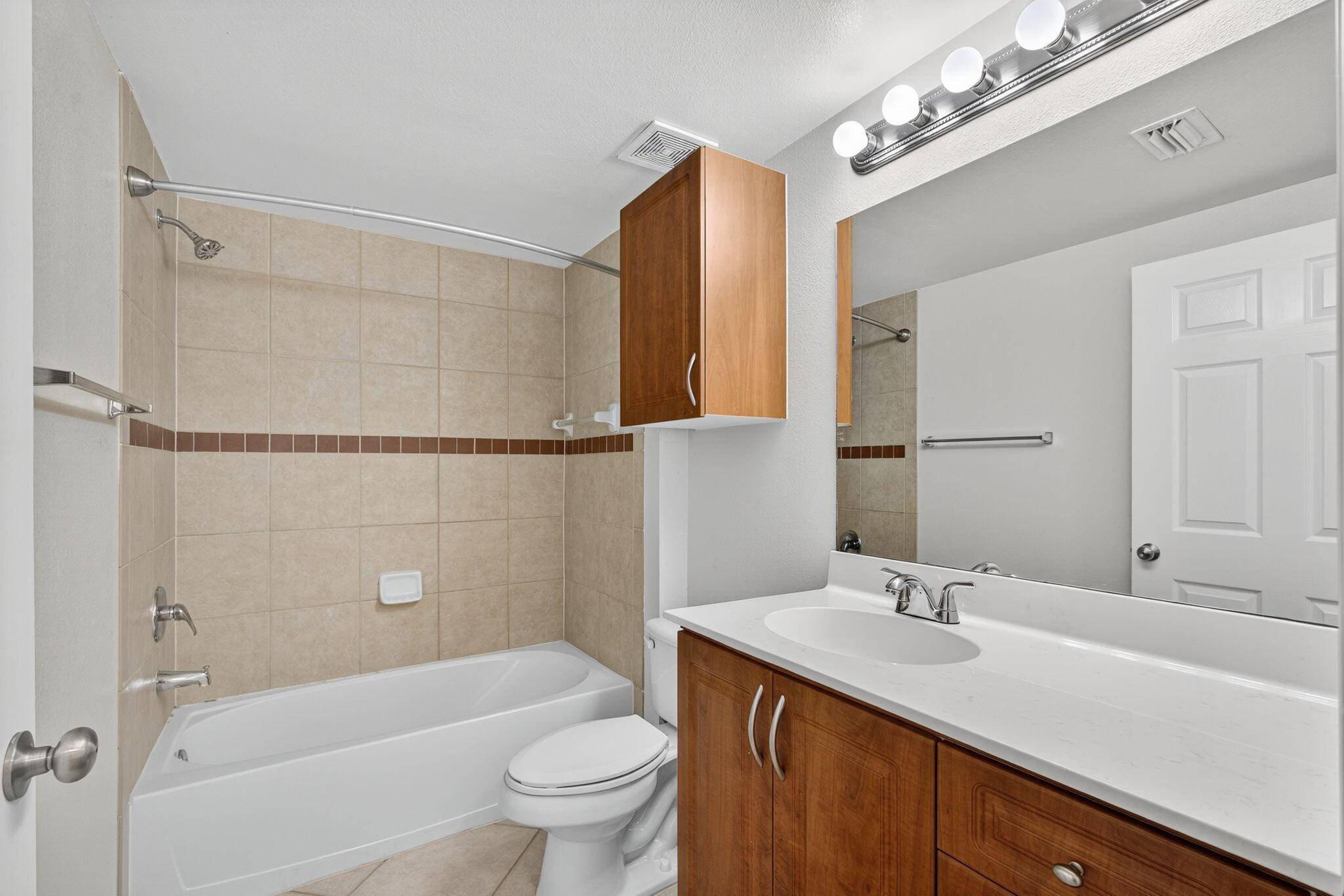 West Palm Beach, FL 33411,6510 Emerald Dunes DR 302