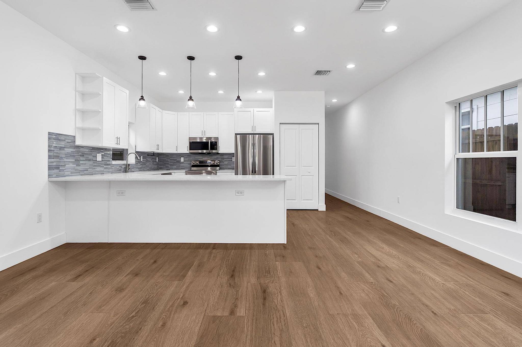 Lake Worth Beach, FL 33460,313 S E ST