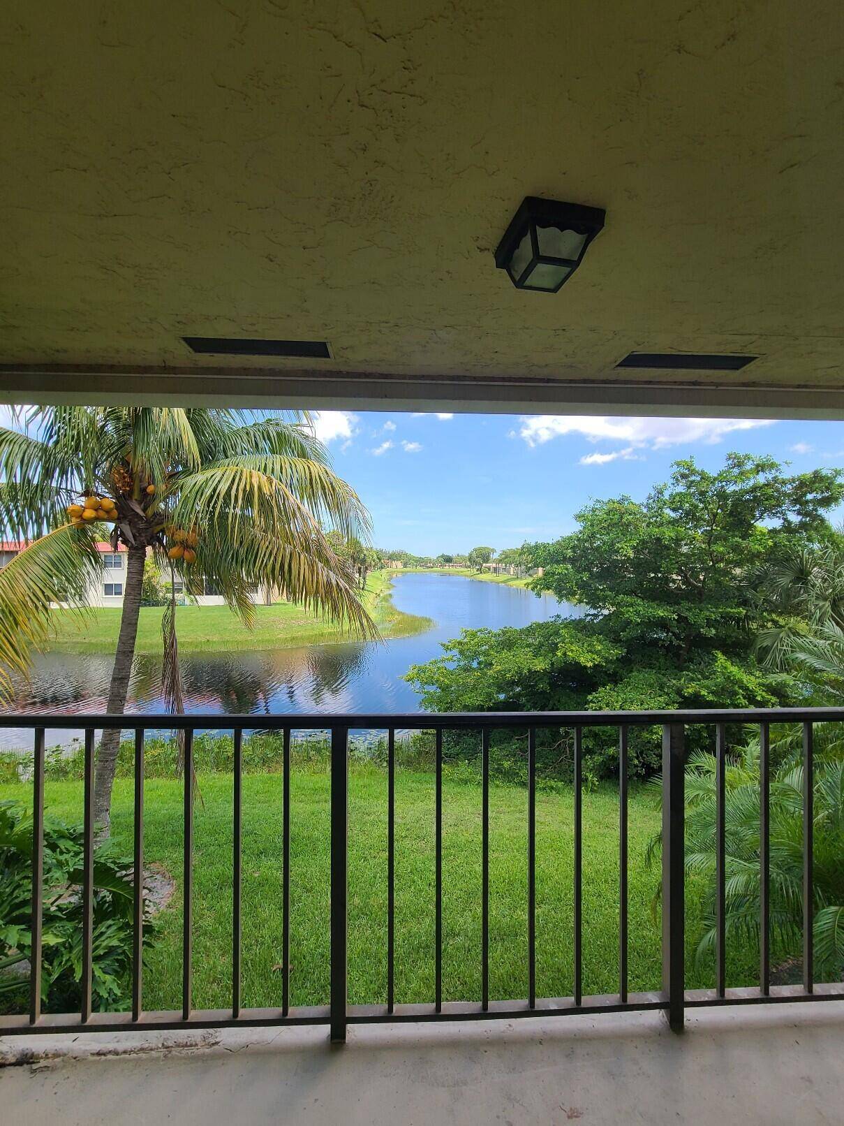 West Palm Beach, FL 33411,1520 Lake Crystal DR G