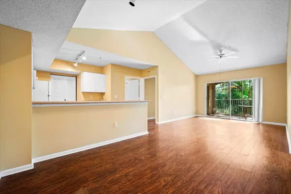 Tequesta, FL 33469,272 Village BLVD 7308