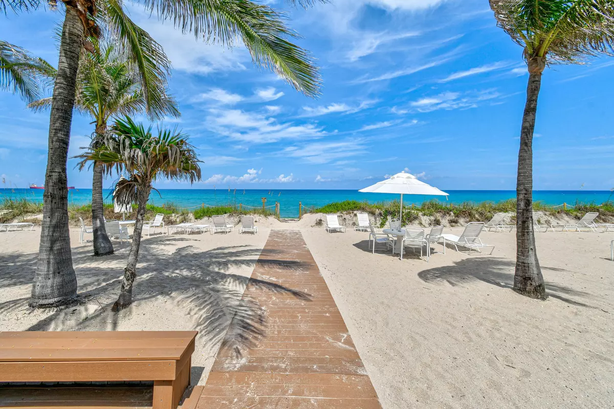 Palm Beach, FL 33480,170 N Ocean BLVD 206