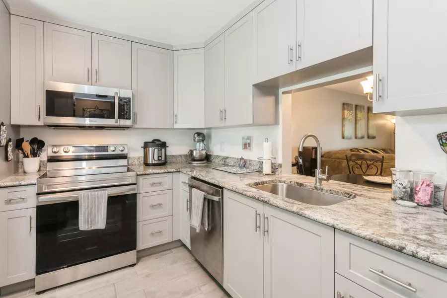 882 Worcester LN A, Lake Worth, FL 33467