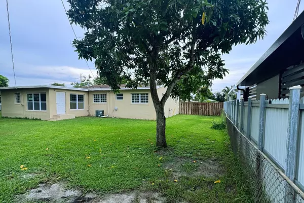 West Palm Beach, FL 33406,2416 Kentucky ST