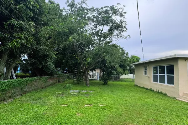 West Palm Beach, FL 33406,2416 Kentucky ST