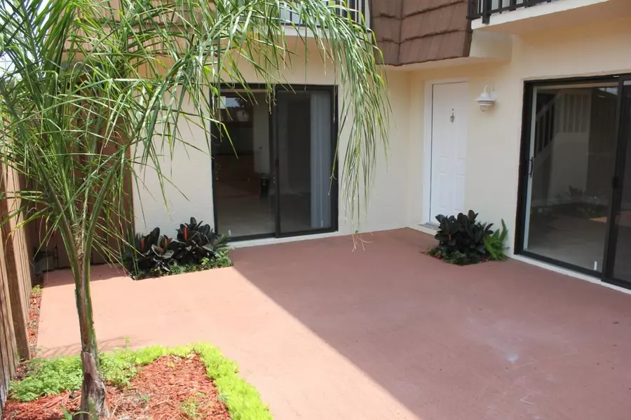 3900 County Line RD 27d, Tequesta, FL 33469