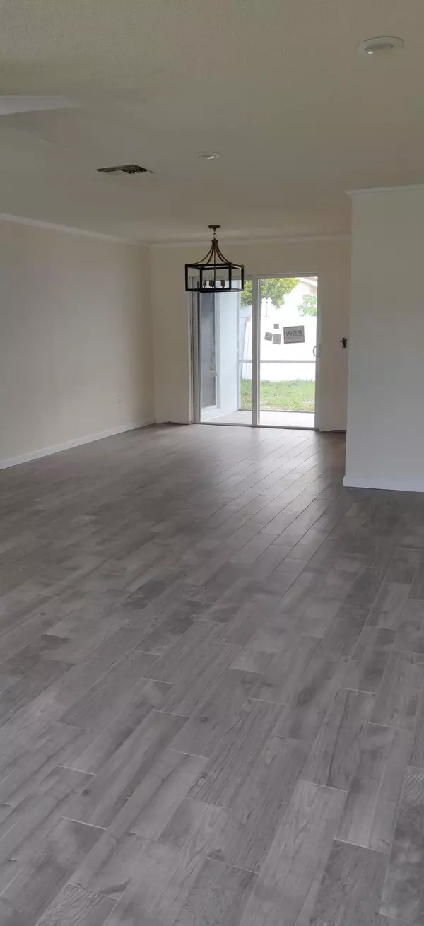 Boca Raton, FL 33433,22801 SW 54th WAY